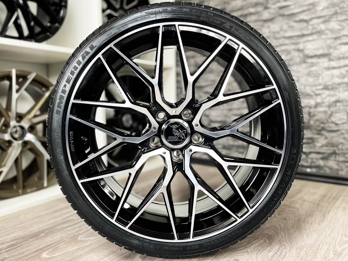 Ultra Wheels UA1E 19 Zoll Sommer Kompletträder 8x19 5x112 ET47 225/35R19 für VW Golf Audi A3 Seat Leon Skoda Octavia Passat TT