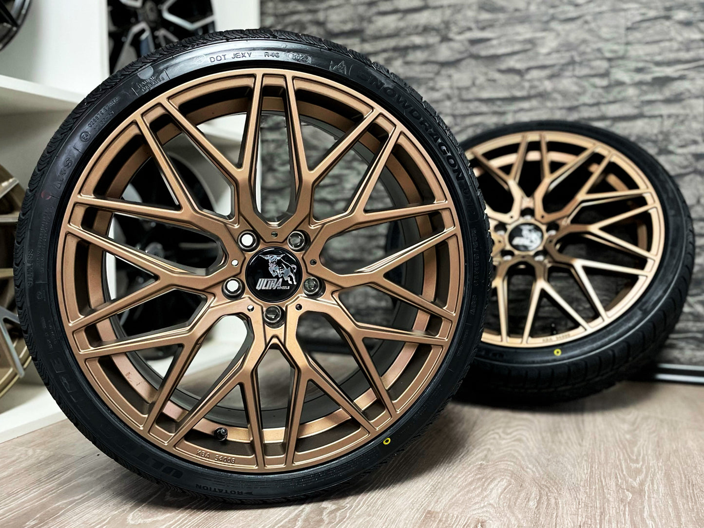 Ultra Wheels UA1E 19 Zoll Sommer Kompletträder 8x19 5x112 ET47 225/35R19 für VW Golf Audi A3 Seat Leon Skoda Octavia Passat TT
